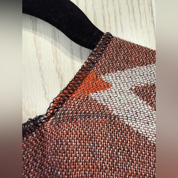 Urban CoCo NWT Wm Shawl Wrap One Size fits All Aztec Southwestern style wFringe - Picture 6 of 6